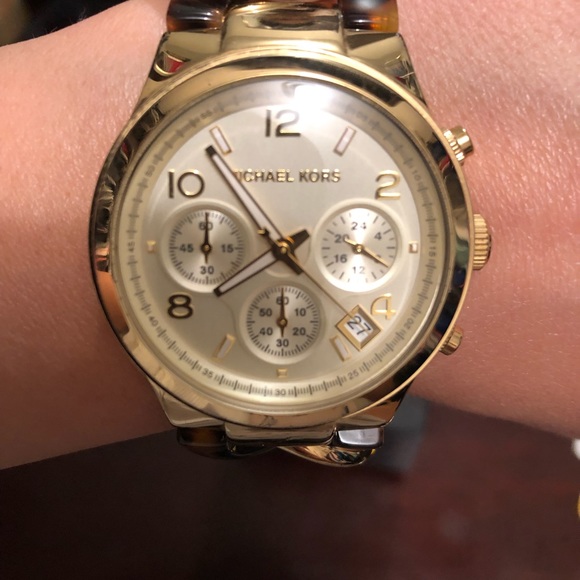 Michael Kors Watch - Picture 2 of 5